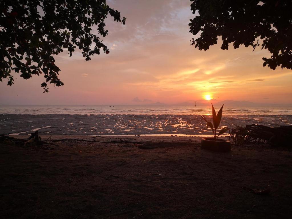 Putra Brasmana Hotel Kuala Perlis Kültér fotó