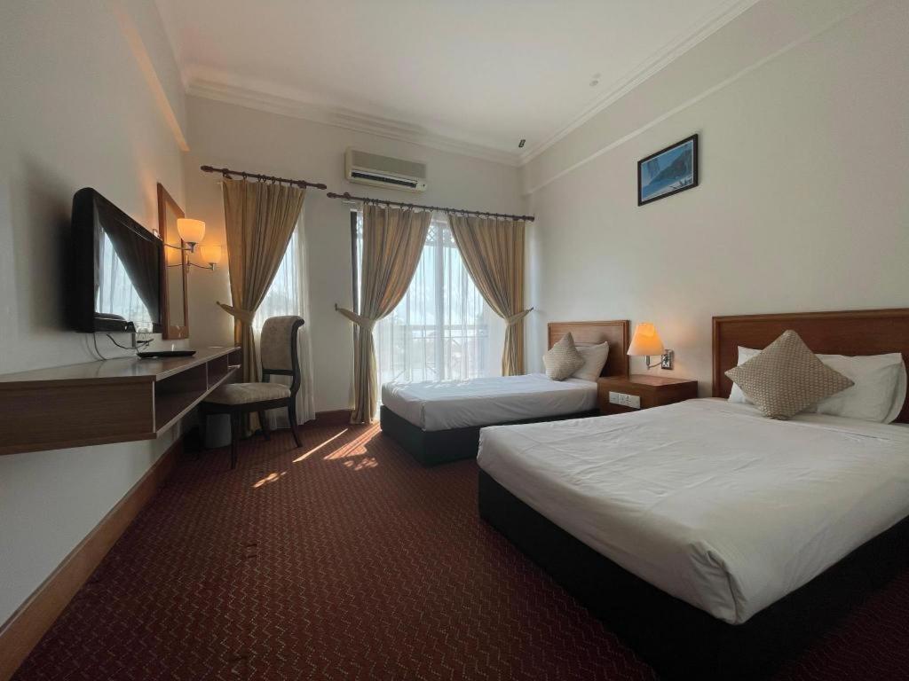 Putra Brasmana Hotel Kuala Perlis Kültér fotó