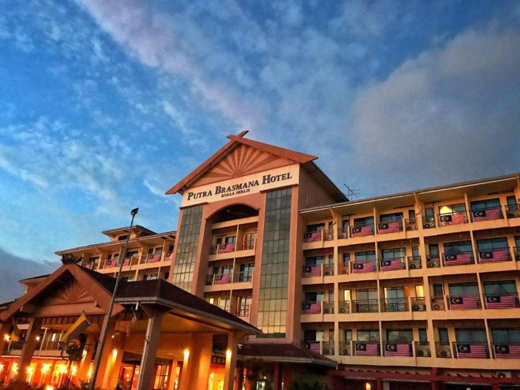 Putra Brasmana Hotel Kuala Perlis Kültér fotó