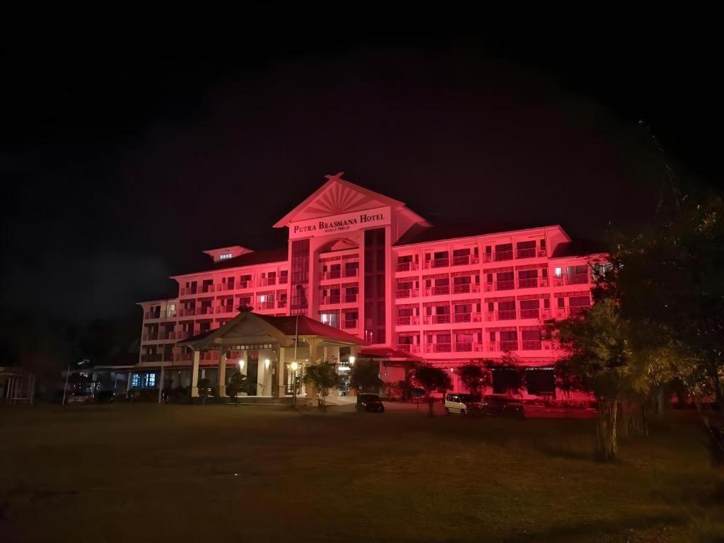 Putra Brasmana Hotel Kuala Perlis Kültér fotó