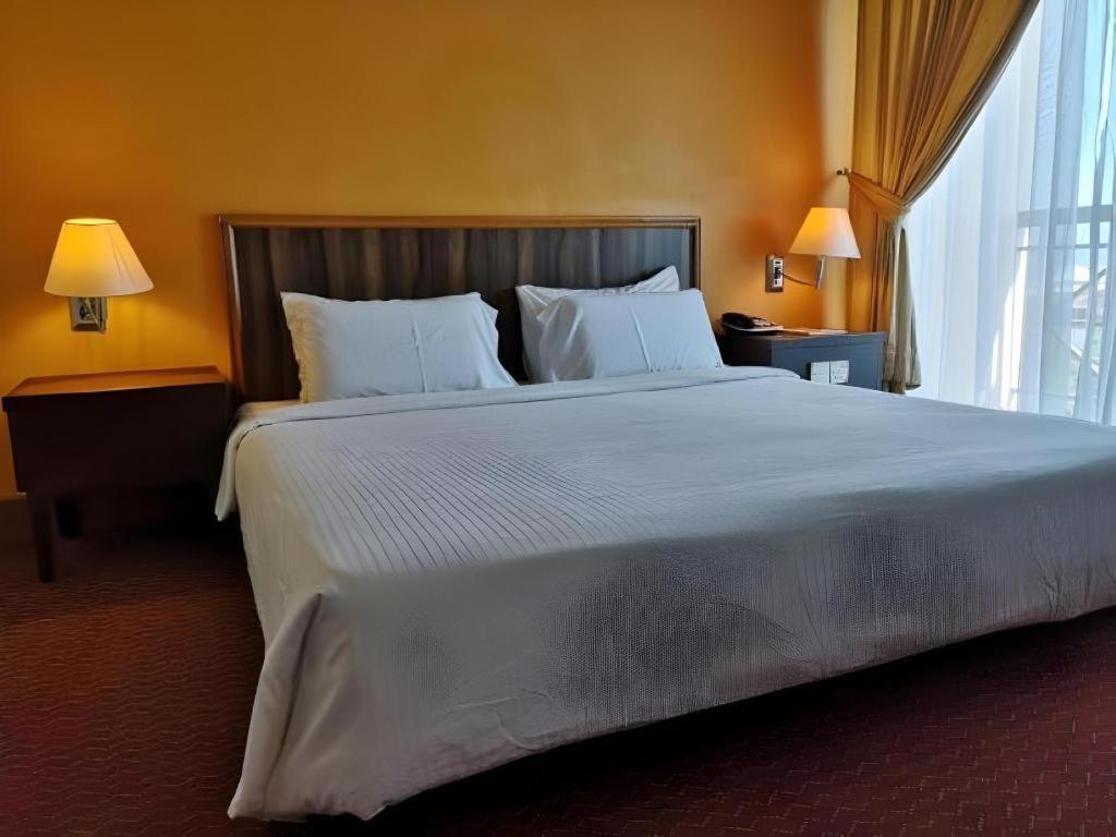 Putra Brasmana Hotel Kuala Perlis Kültér fotó