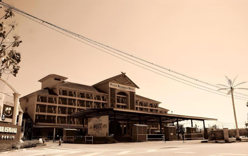 Putra Brasmana Hotel Kuala Perlis Kültér fotó