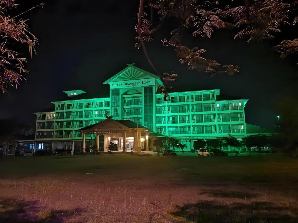 Putra Brasmana Hotel Kuala Perlis Kültér fotó